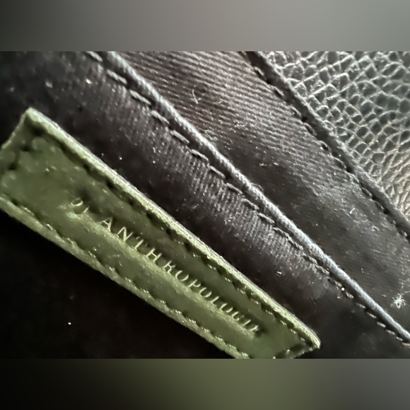 Love this design! Circle Anthro purse, great condition. - Picture 3 of 4